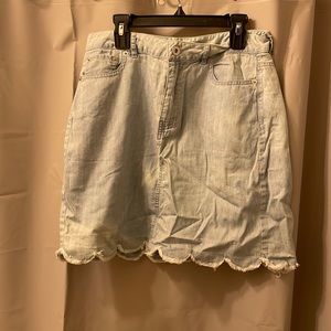 Scallop Trimmed Denim Skirt